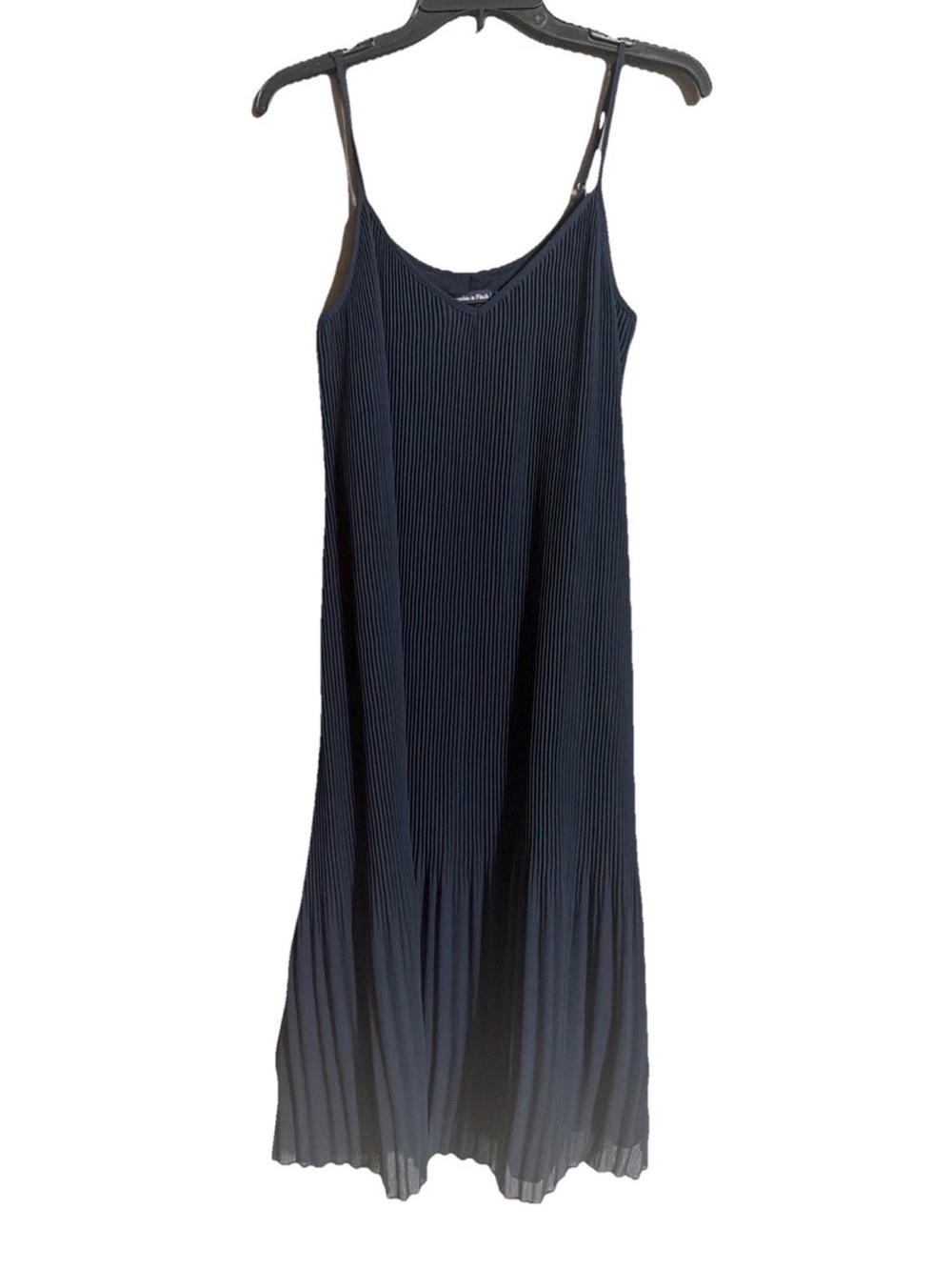 Slim Pleated Navy Slip Dress with Spaghetti Straps Plisse fabric